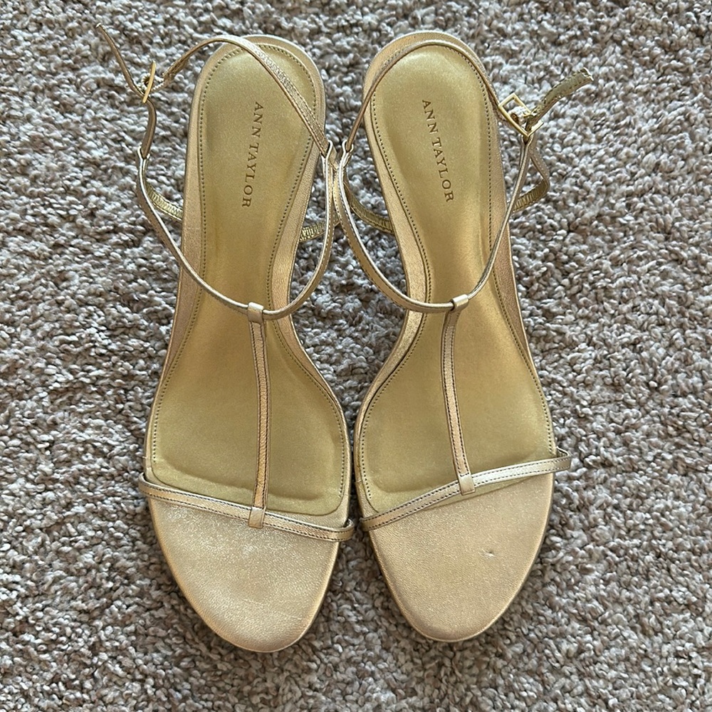 Ann Taylor gold kitten heel